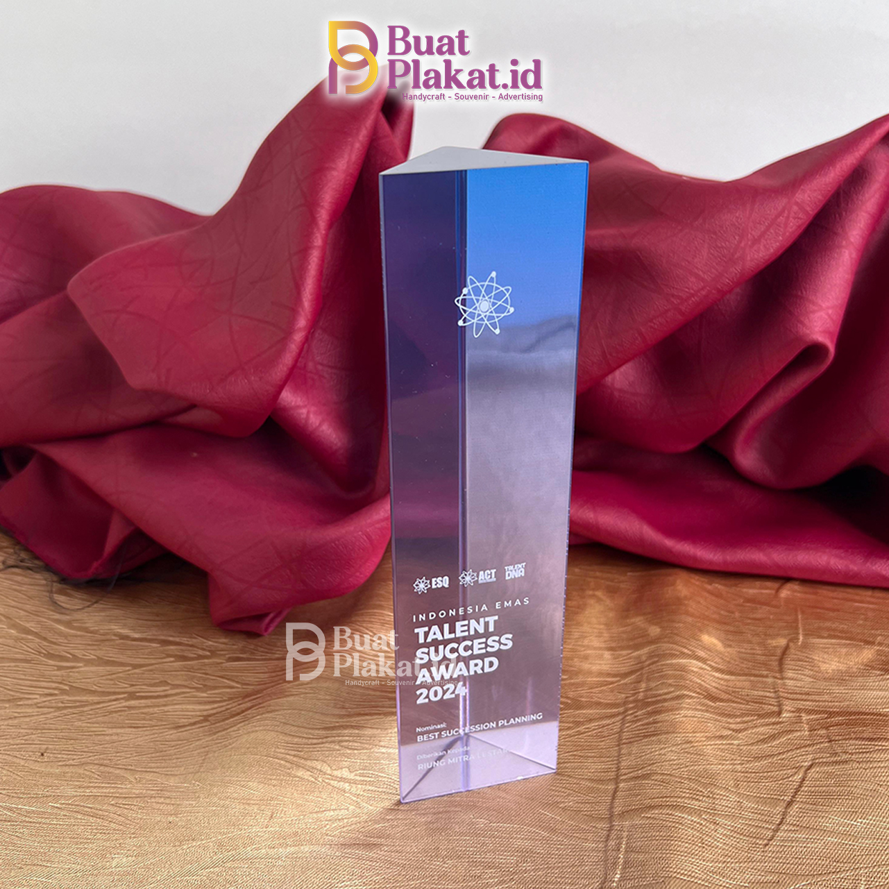 Plakat Kristal Indonesia Emas Talent Success Award 2024