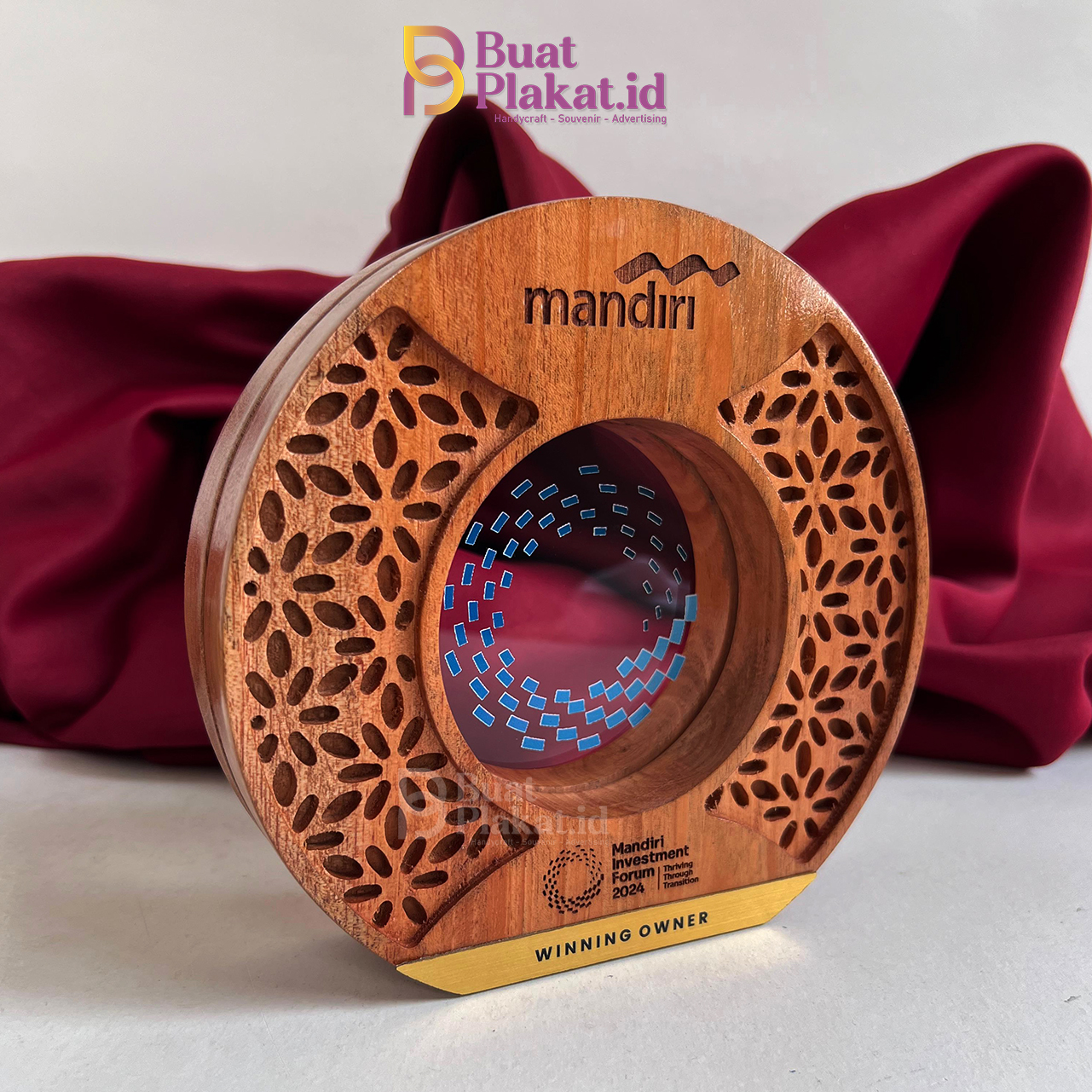 Plakat Kayu Ukir Mandiri Winning Owner