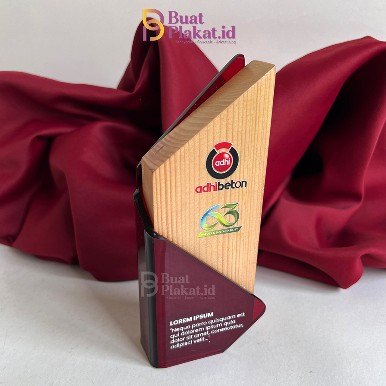 Plakat Kayu Kombinasi Akrilik Adhi Beton