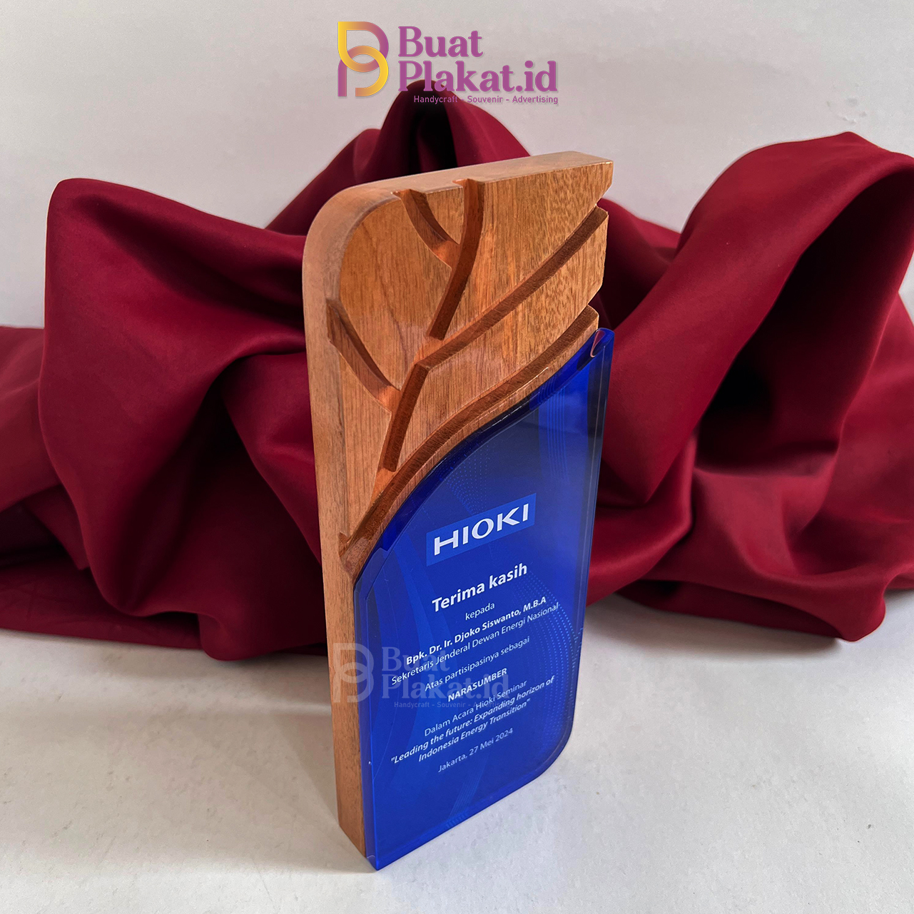 Plakat Kayu Kombinasi Akrilik Hioki
