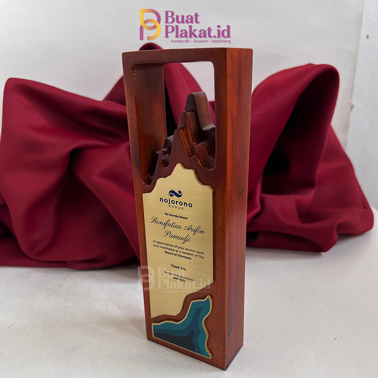 Plakat Kayu Kombinasi Plat Kuningan Nojorono Kudus